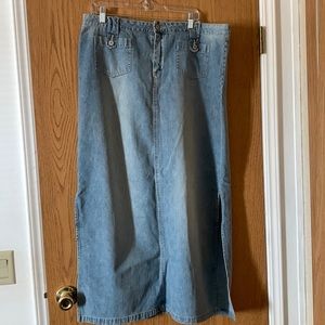 Union Bay-Long Denim skirt-Size 17